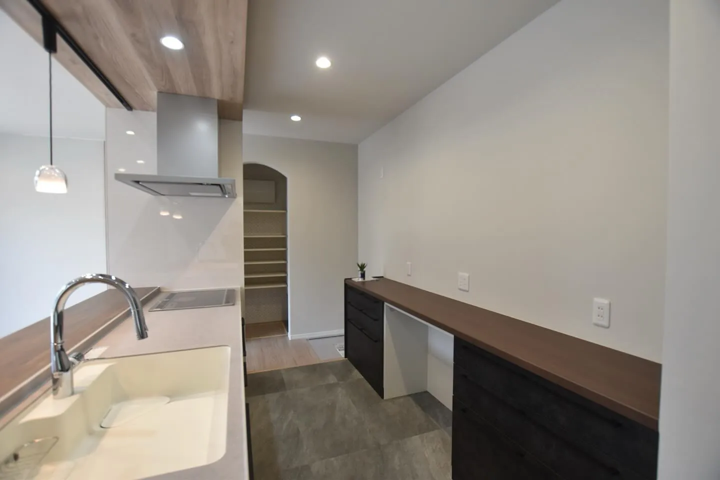 家事も見た目もスマートなキッチン。